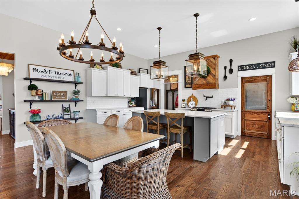 6106 Knights Table Court, St Charles, MO, 63304-7548