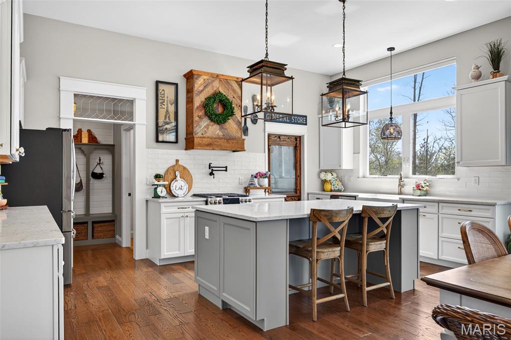 6106 Knights Table Court, St Charles, MO, 63304-7548