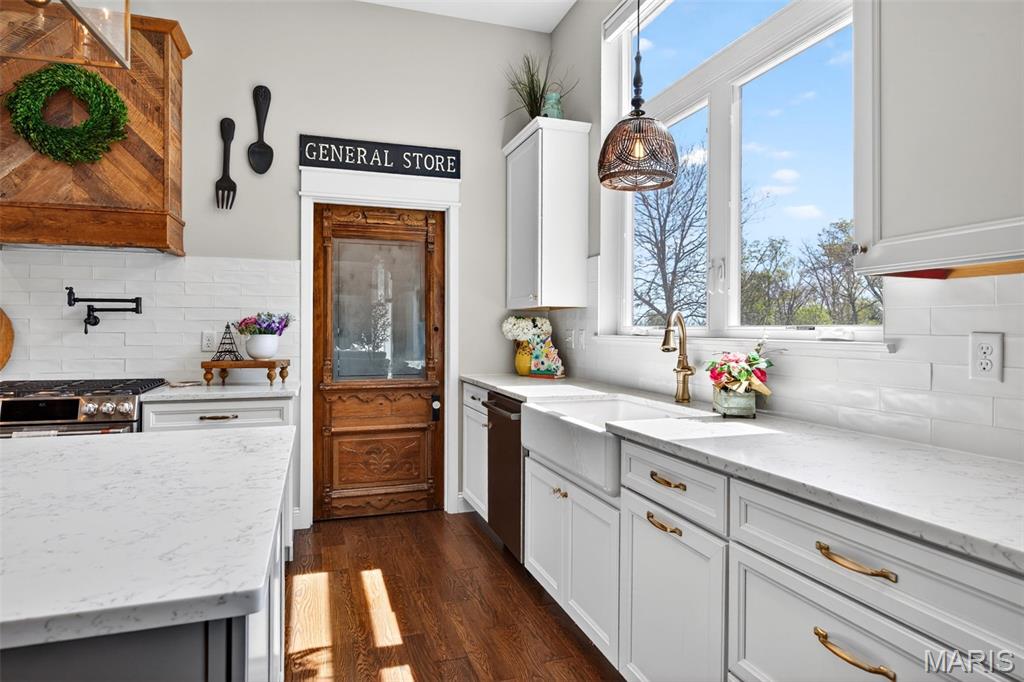 6106 Knights Table Court, St Charles, MO, 63304-7548