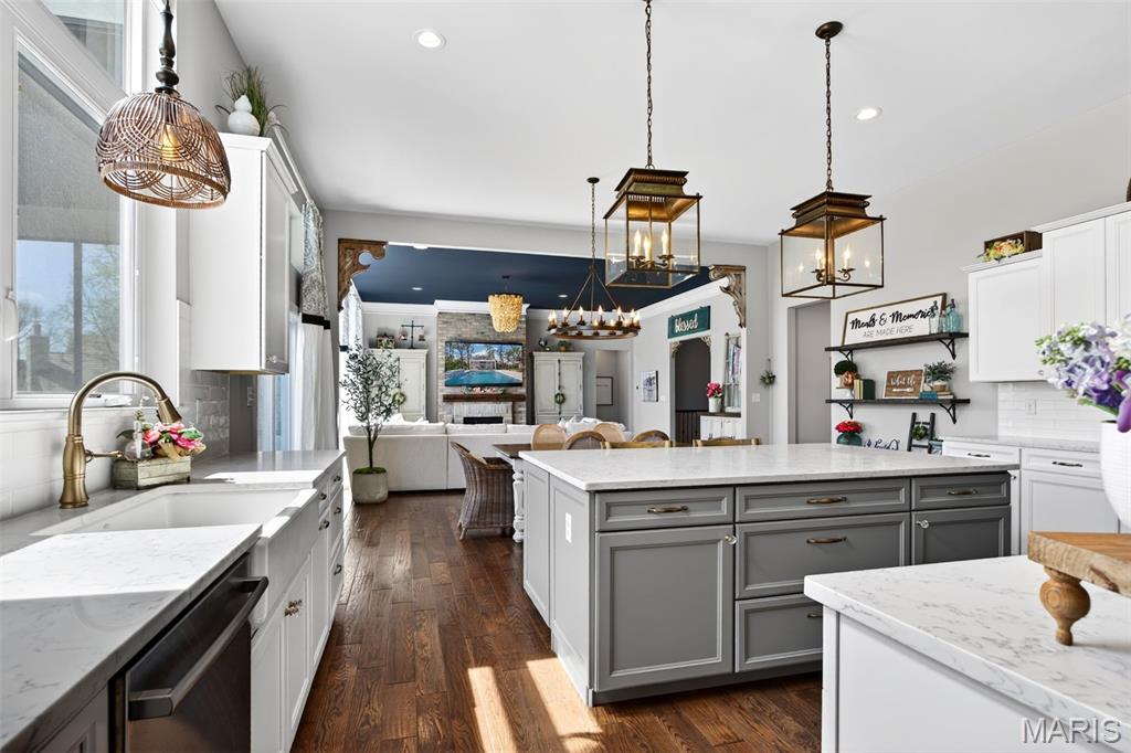 6106 Knights Table Court, St Charles, MO, 63304-7548