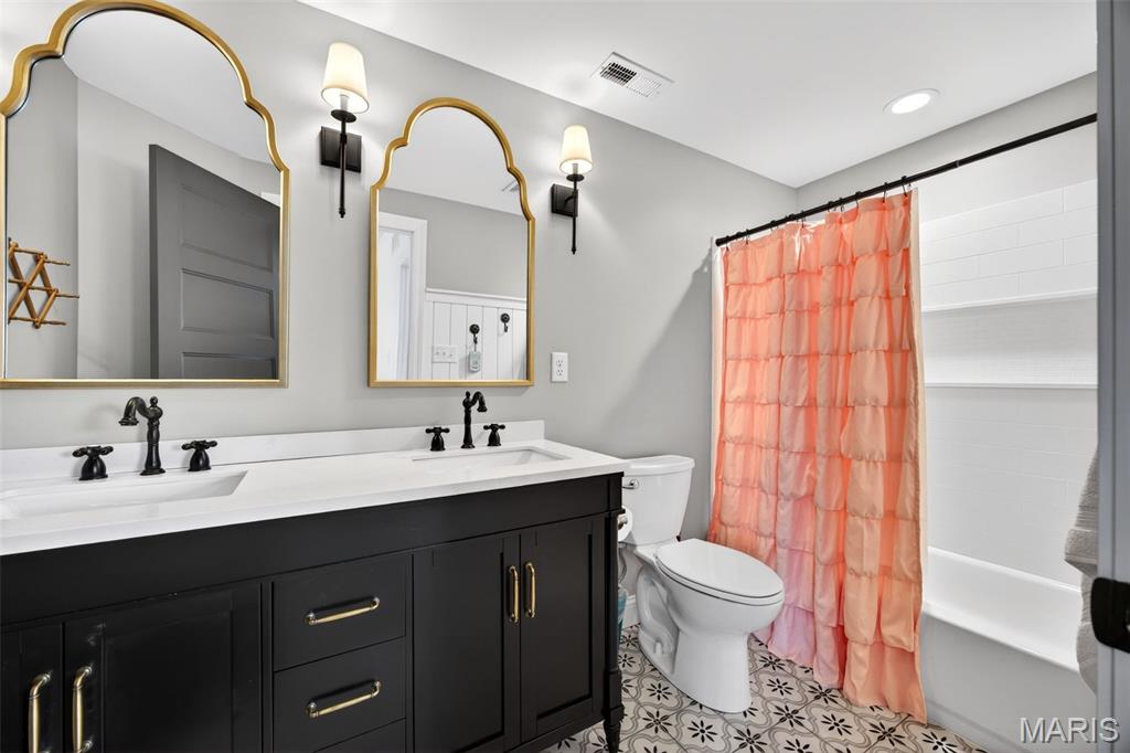 6106 Knights Table Court, St Charles, MO, 63304-7548