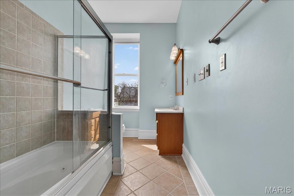 2200 S 12Th Street #3, St Louis, MO, 63104