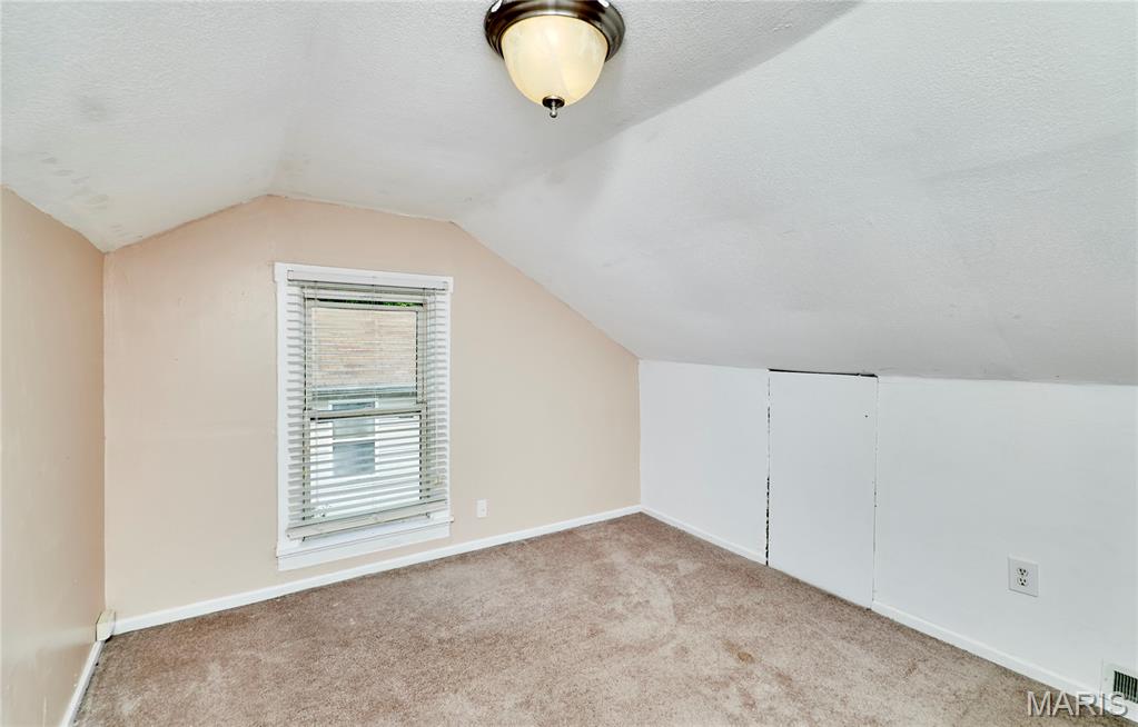 125 Lithia Avenue, Webster Groves, MO, 63119