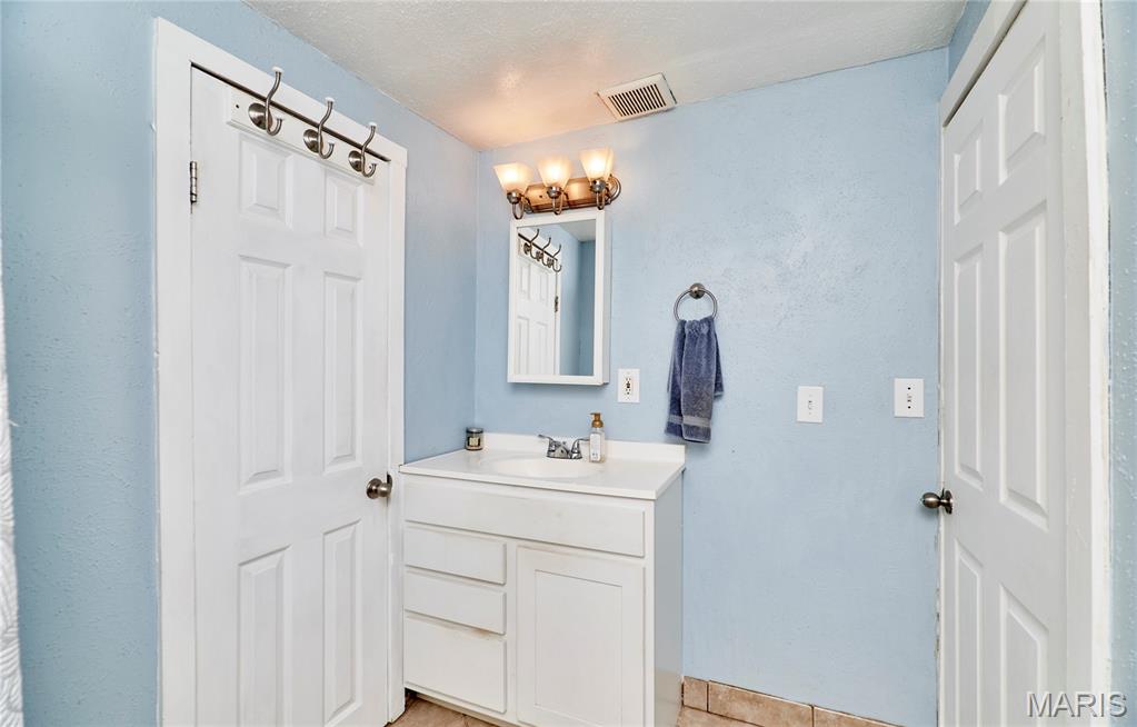 125 Lithia Avenue, Webster Groves, MO, 63119