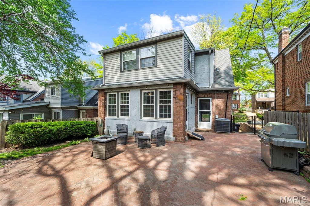 7232 Northmoor Drive, University City, MO, 63105