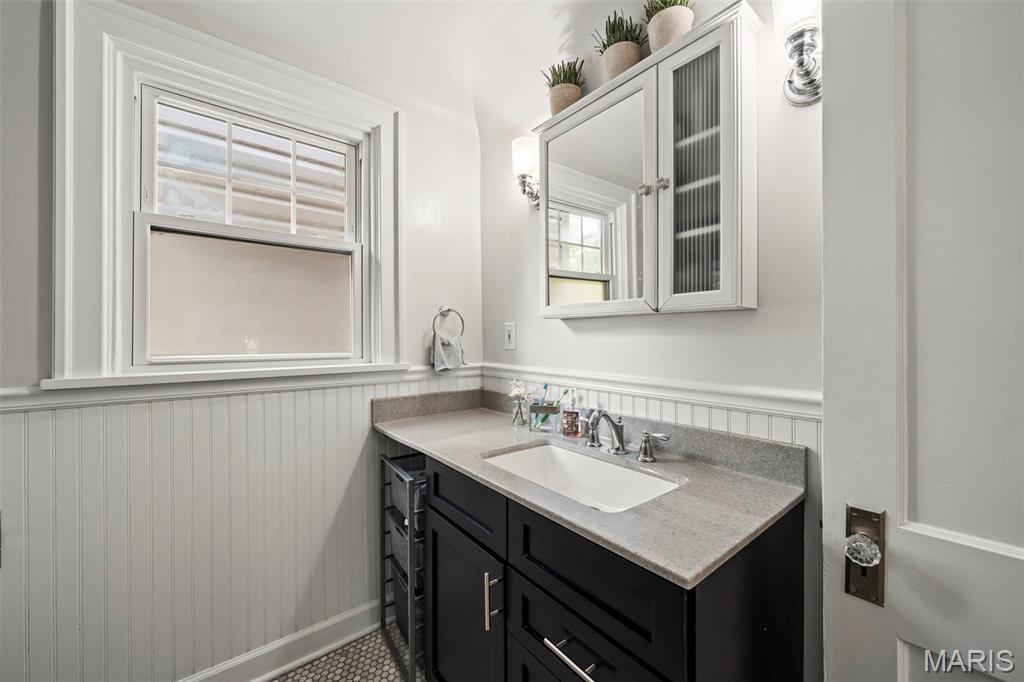 7232 Northmoor Drive, University City, MO, 63105
