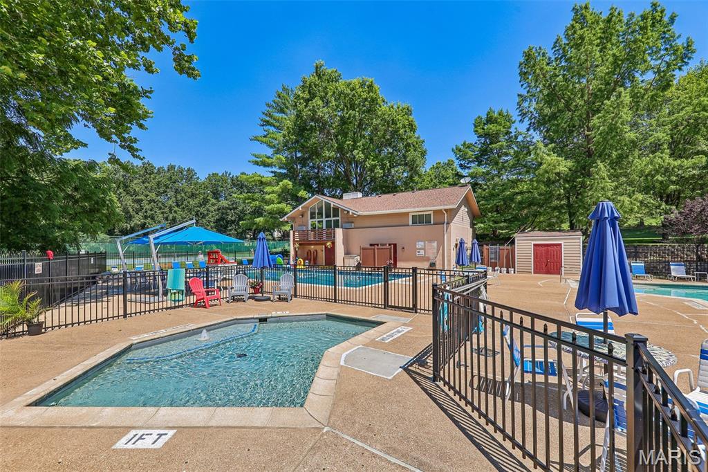 995 Century Oaks Drive, Manchester, MO, 63021