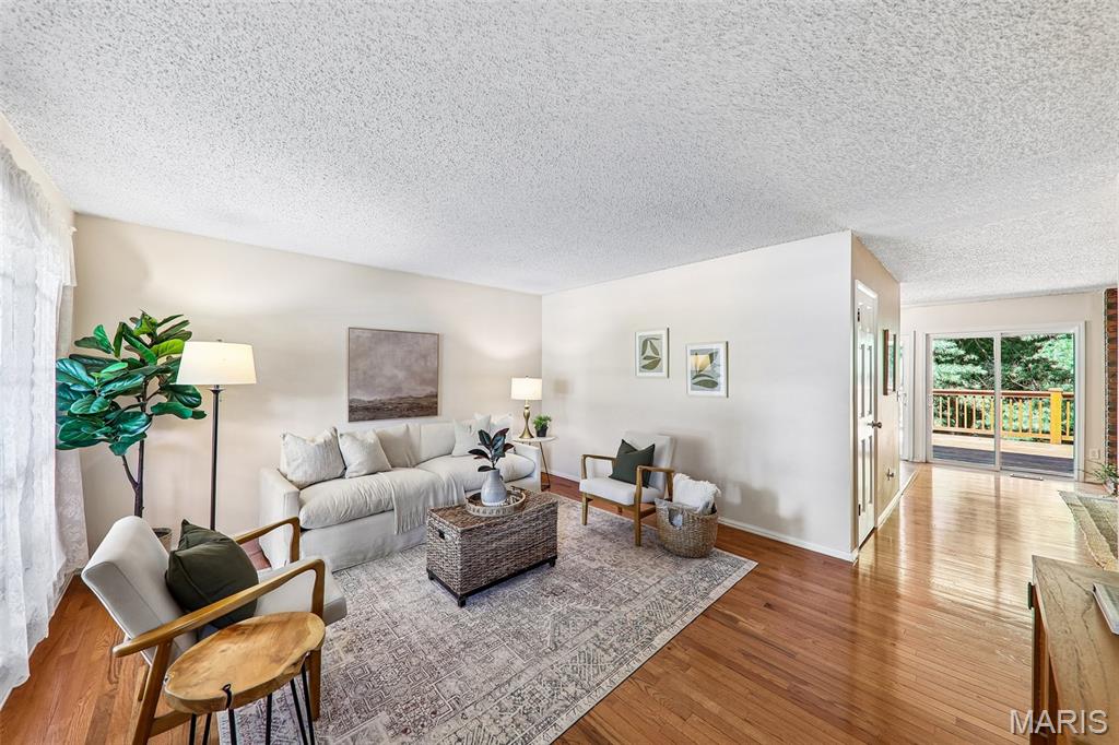 995 Century Oaks Drive, Manchester, MO, 63021