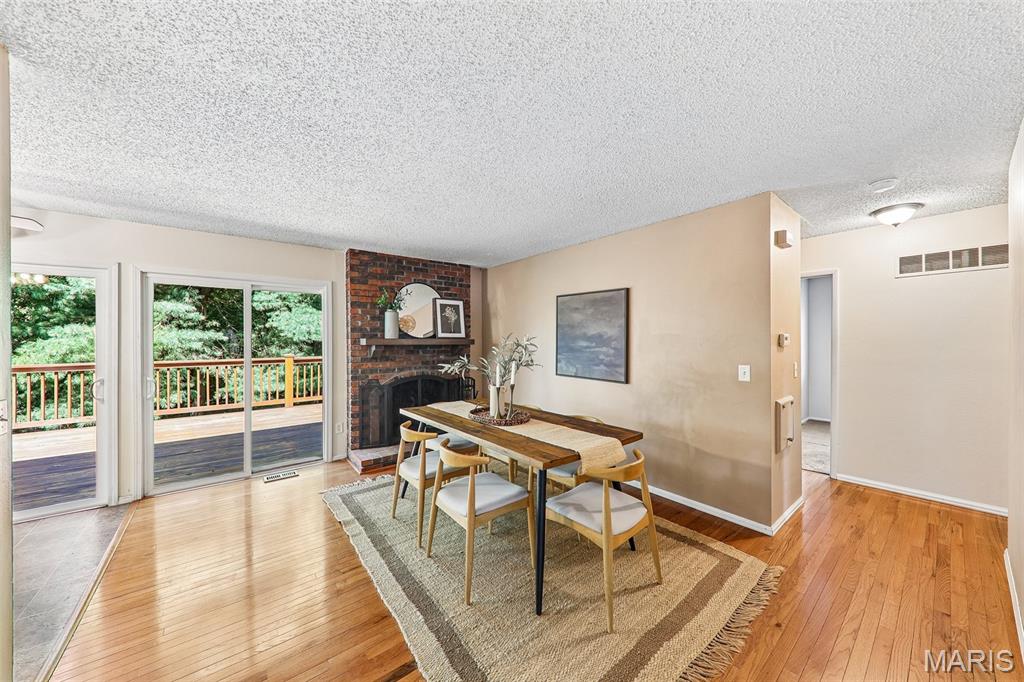 995 Century Oaks Drive, Manchester, MO, 63021