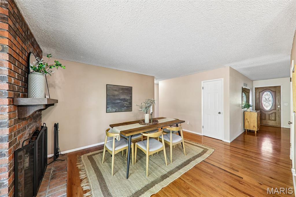 995 Century Oaks Drive, Manchester, MO, 63021