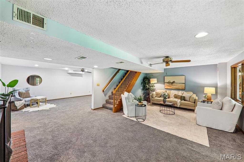 995 Century Oaks Drive, Manchester, MO, 63021