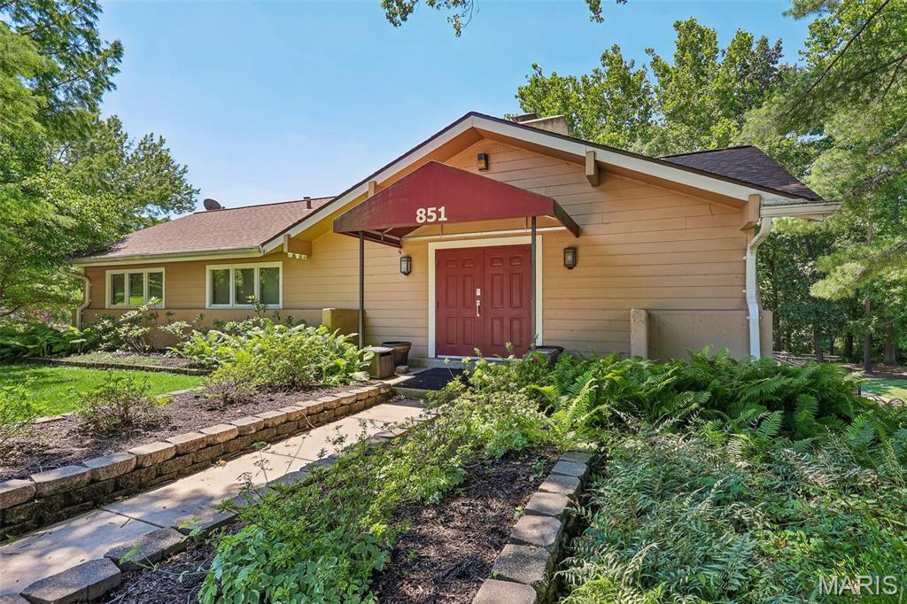 995 Century Oaks Drive, Manchester, MO, 63021