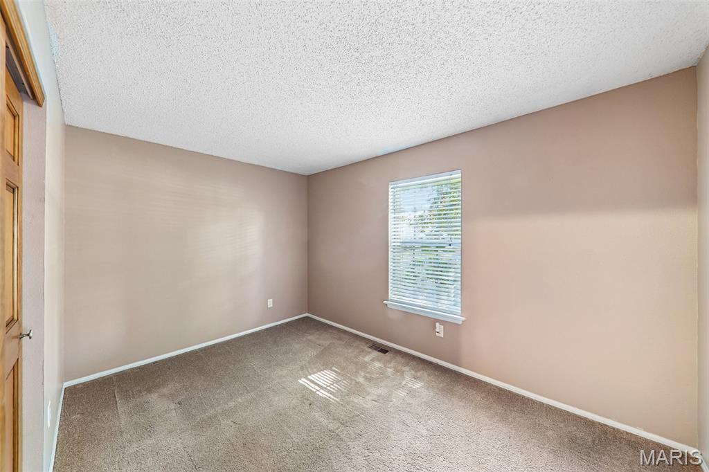 995 Century Oaks Drive, Manchester, MO, 63021