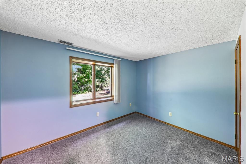 995 Century Oaks Drive, Manchester, MO, 63021