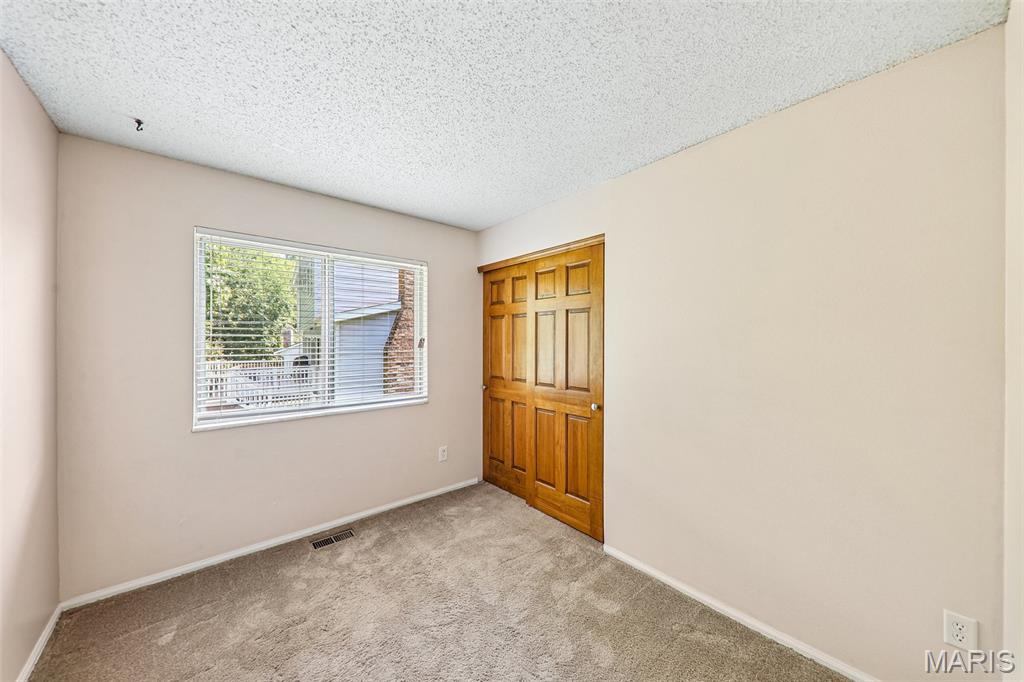 995 Century Oaks Drive, Manchester, MO, 63021