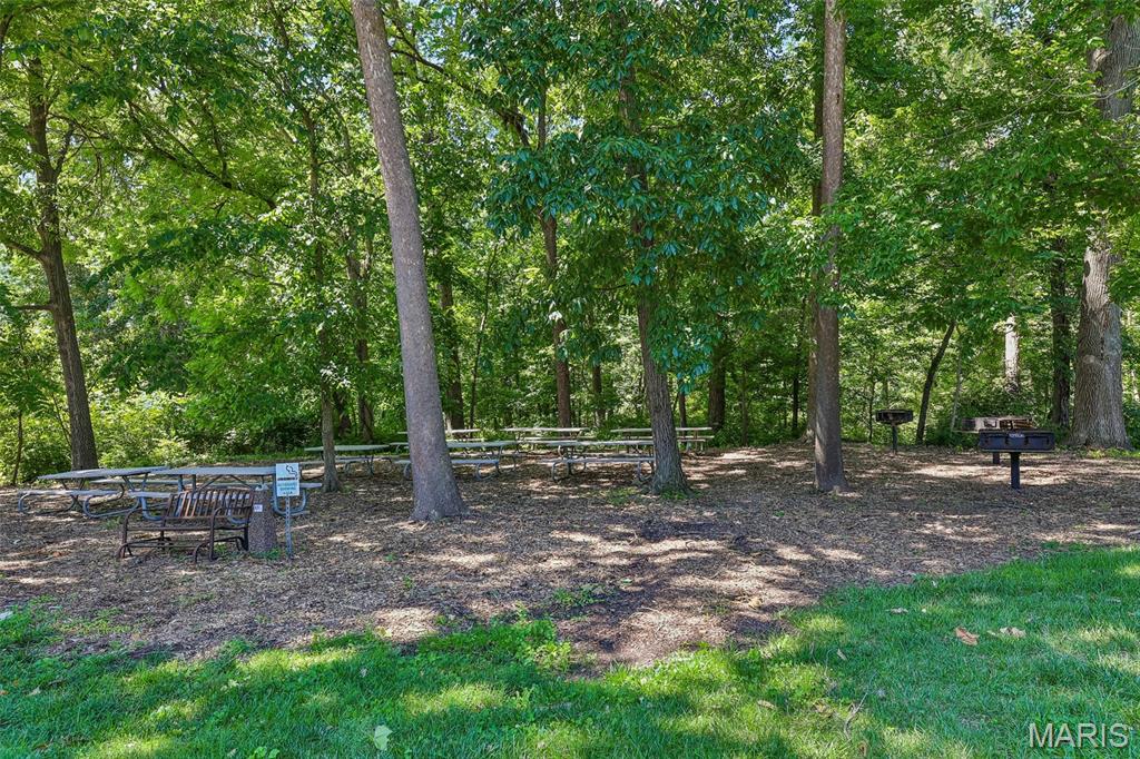 995 Century Oaks Drive, Manchester, MO, 63021