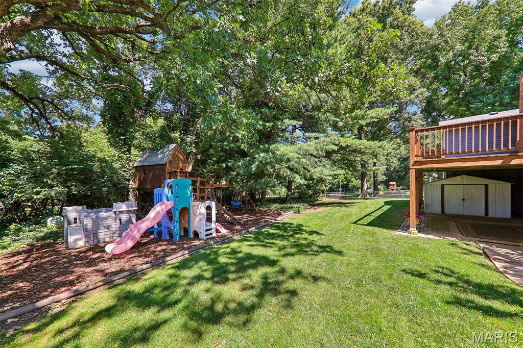 995 Century Oaks Drive, Manchester, MO, 63021