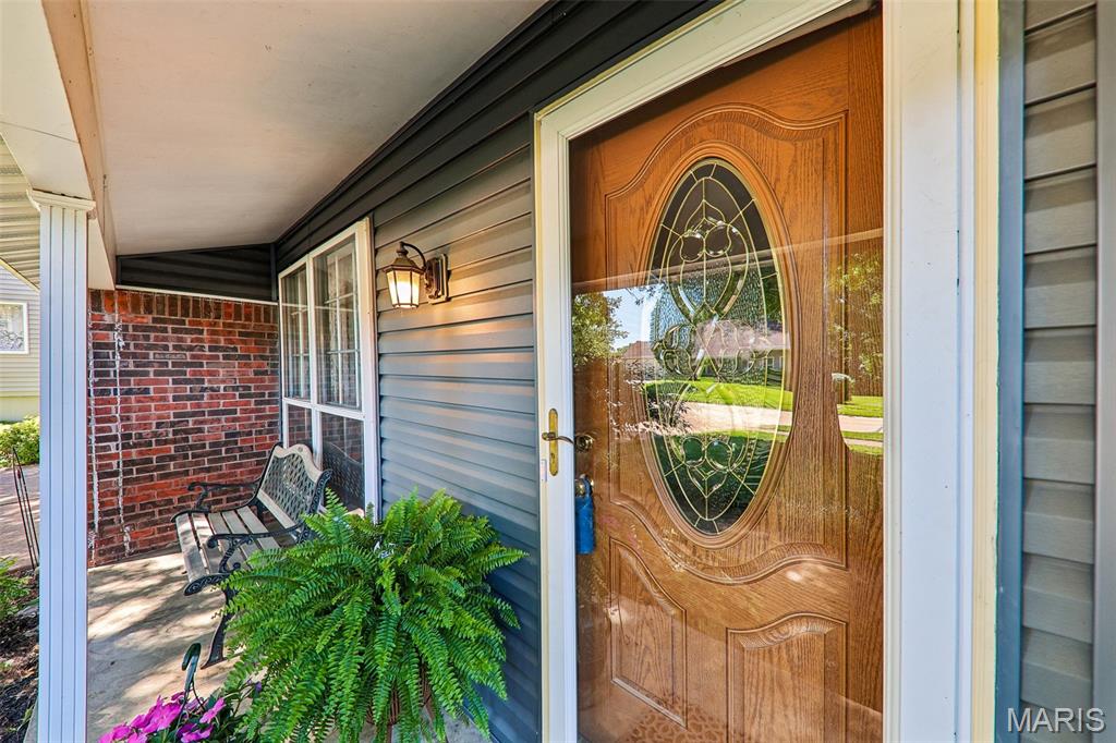 995 Century Oaks Drive, Manchester, MO, 63021