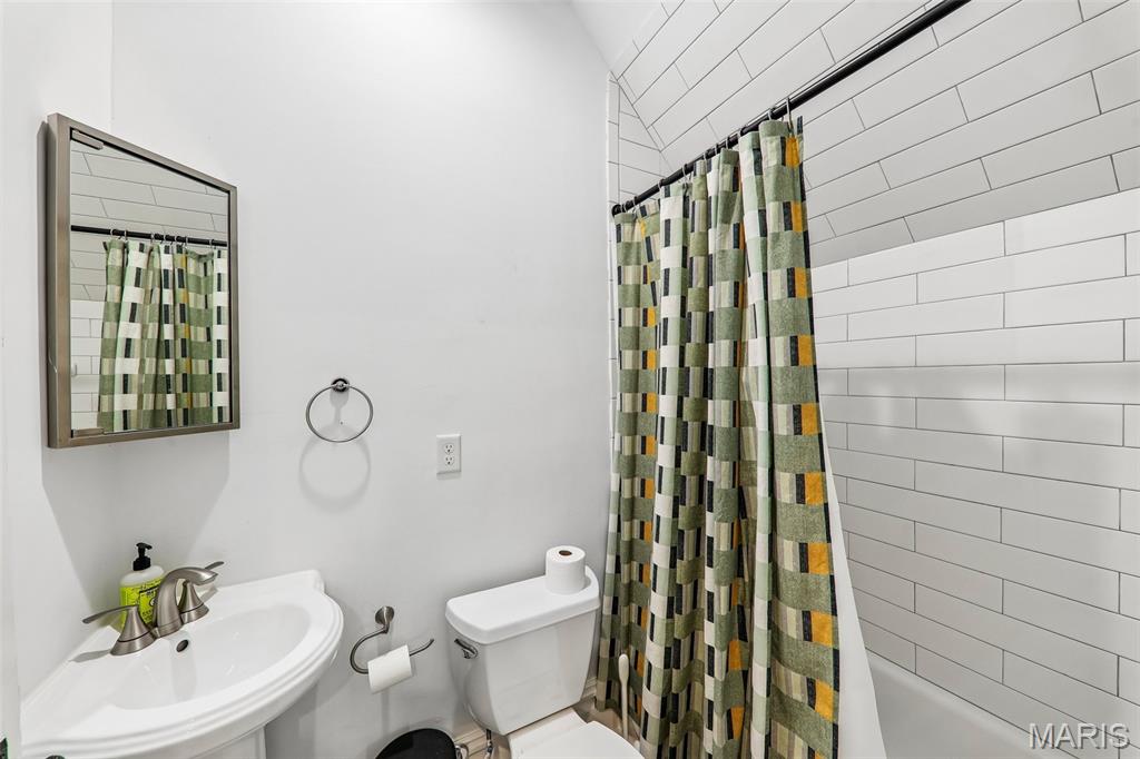 3850 Arsenal Street, St Louis, MO, 63116