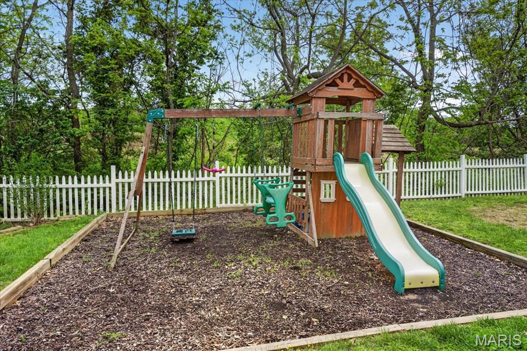 152 Gall Road, Columbia, IL, 62236-4504