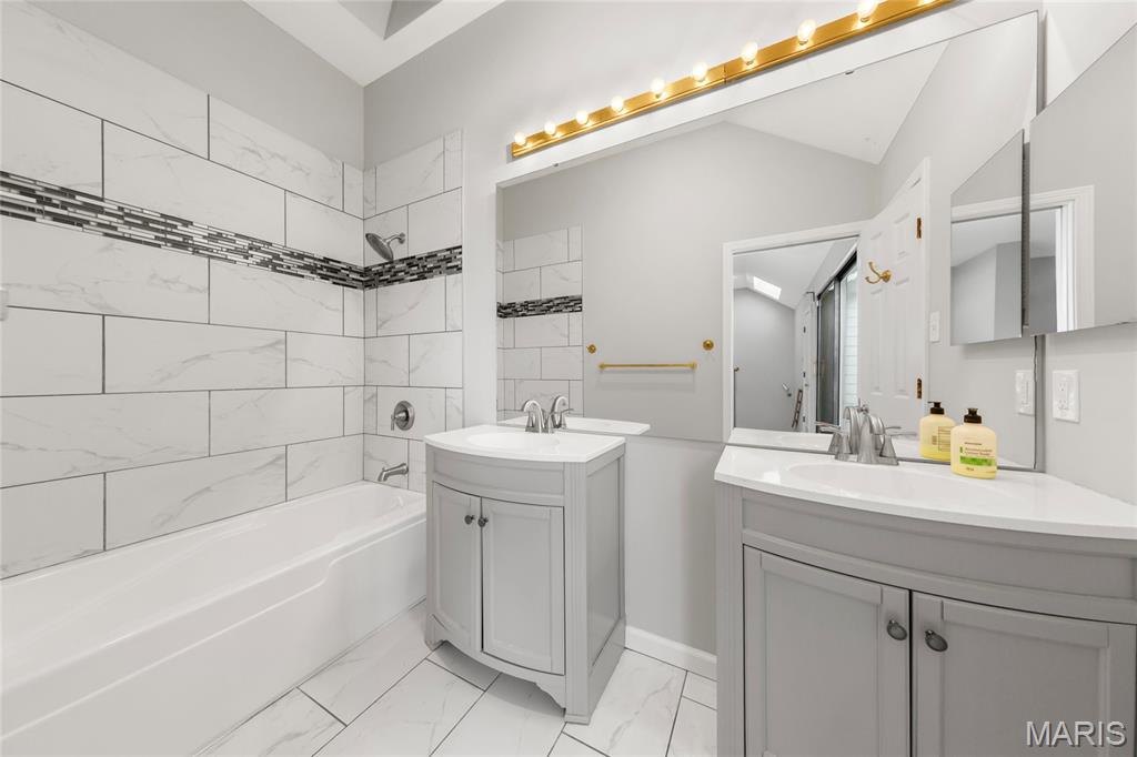 5575 Waterman Boulevard #B, St Louis, MO, 63112