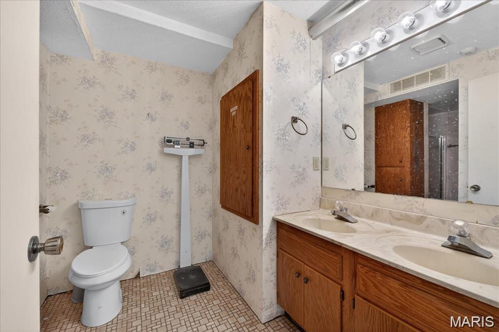 1503 Hampton Court, Belleville, IL, 62223-2751