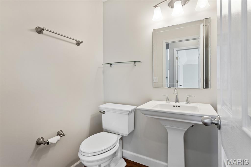 690 Summer Top Circle, Fenton, MO, 63026