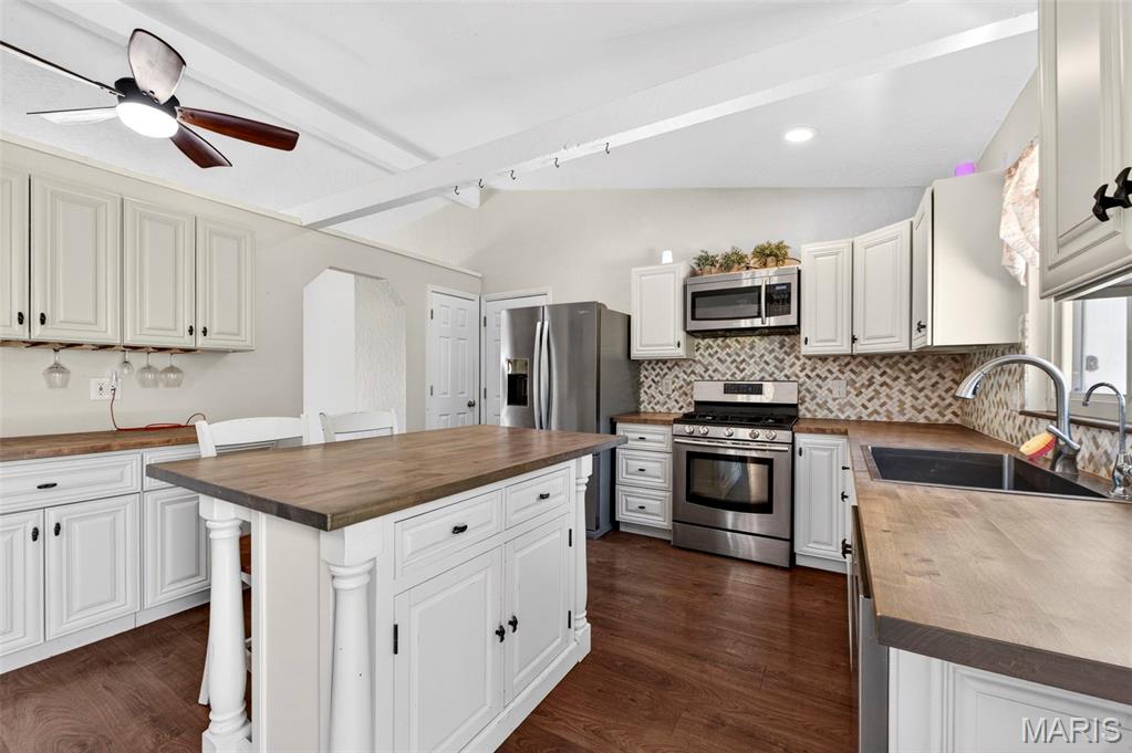 4 Red Oaks Drive, St Peters, MO, 63376-3702