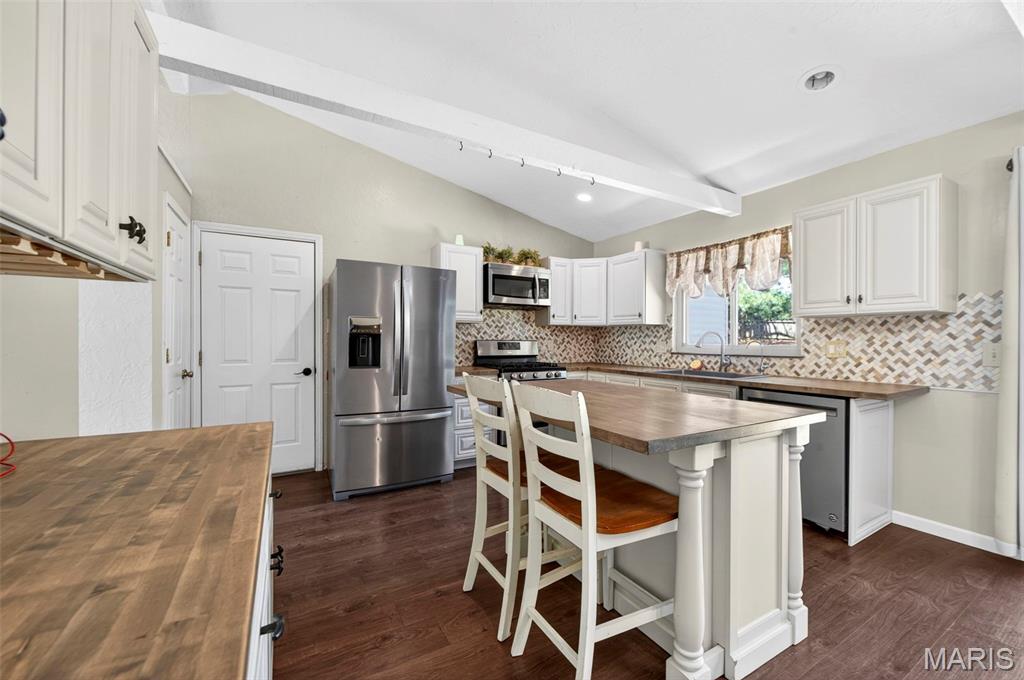 4 Red Oaks Drive, St Peters, MO, 63376-3702