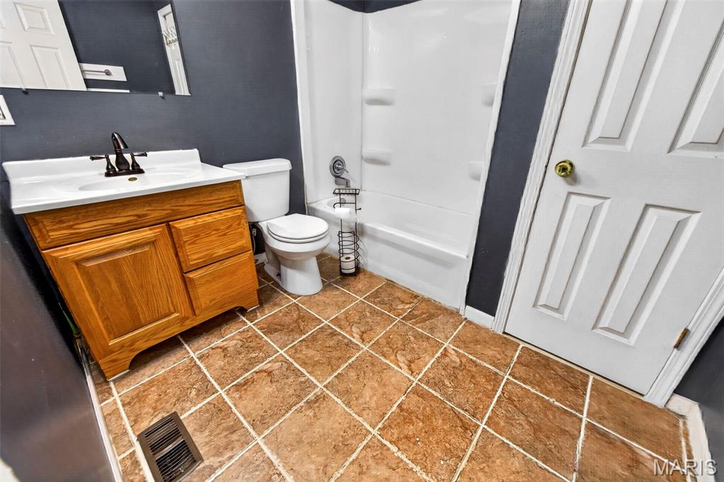 4 Red Oaks Drive, St Peters, MO, 63376-3702