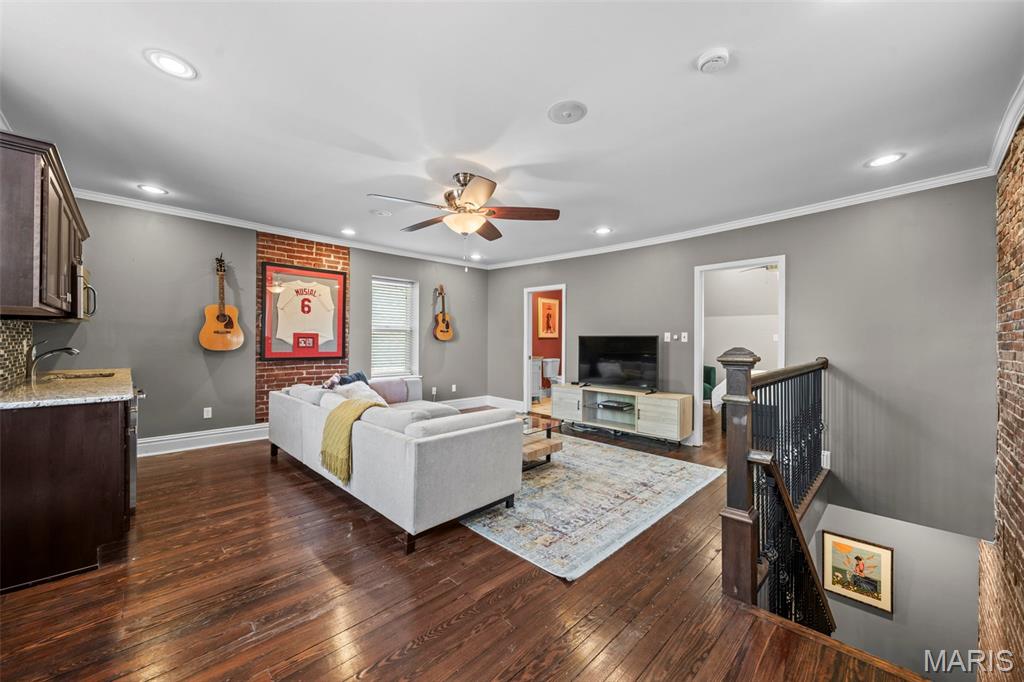 4161 W Pine Boulevard, St Louis, MO, 63108-2801