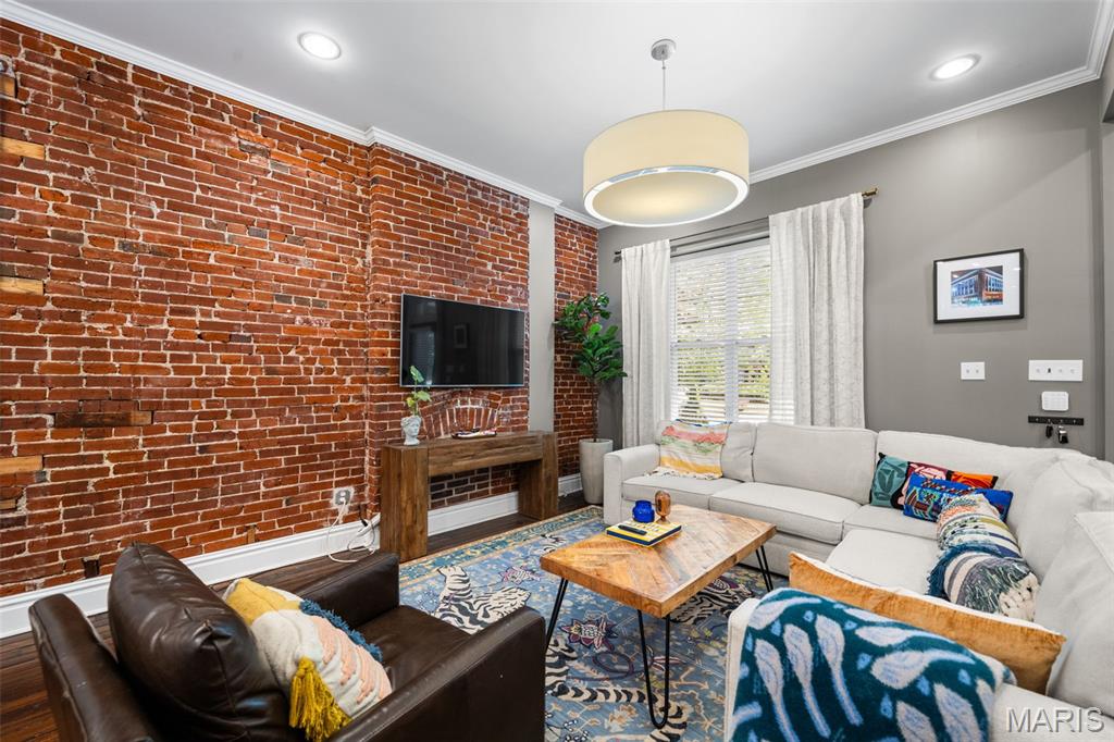 4161 W Pine Boulevard, St Louis, MO, 63108-2801