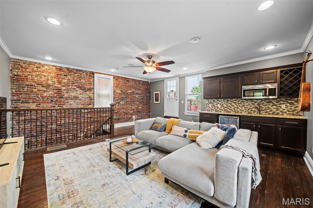 4161 W Pine Boulevard, St Louis, MO, 63108-2801