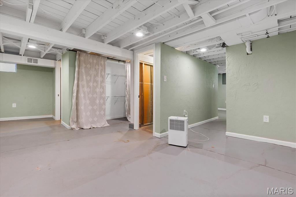5618 Nottingham Avenue, St Louis, MO, 63109-2822