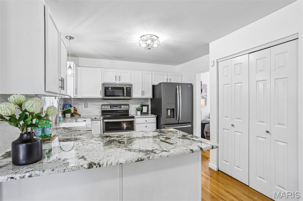 511 Winter Garden Drive, Fenton, MO, 63026