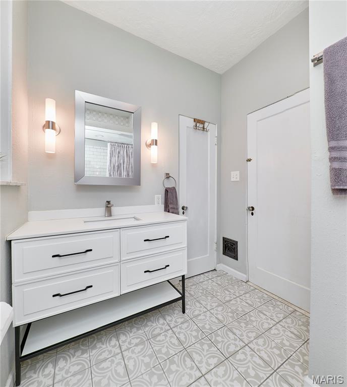 6139 Tennessee Avenue, St Louis, MO, 63111
