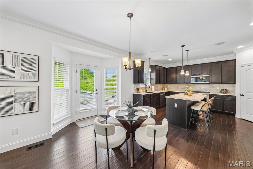 390 Timber Valley Trail, Fenton, MO, 63026