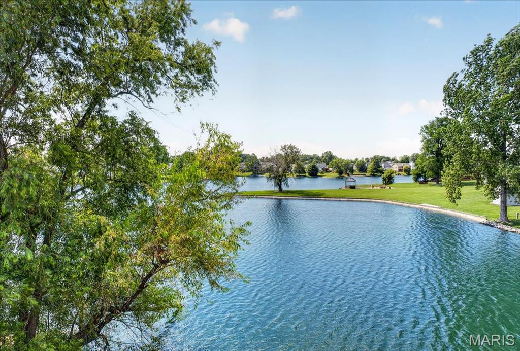 2562 Lakeshore Drive, Columbia, IL, 62236-2669