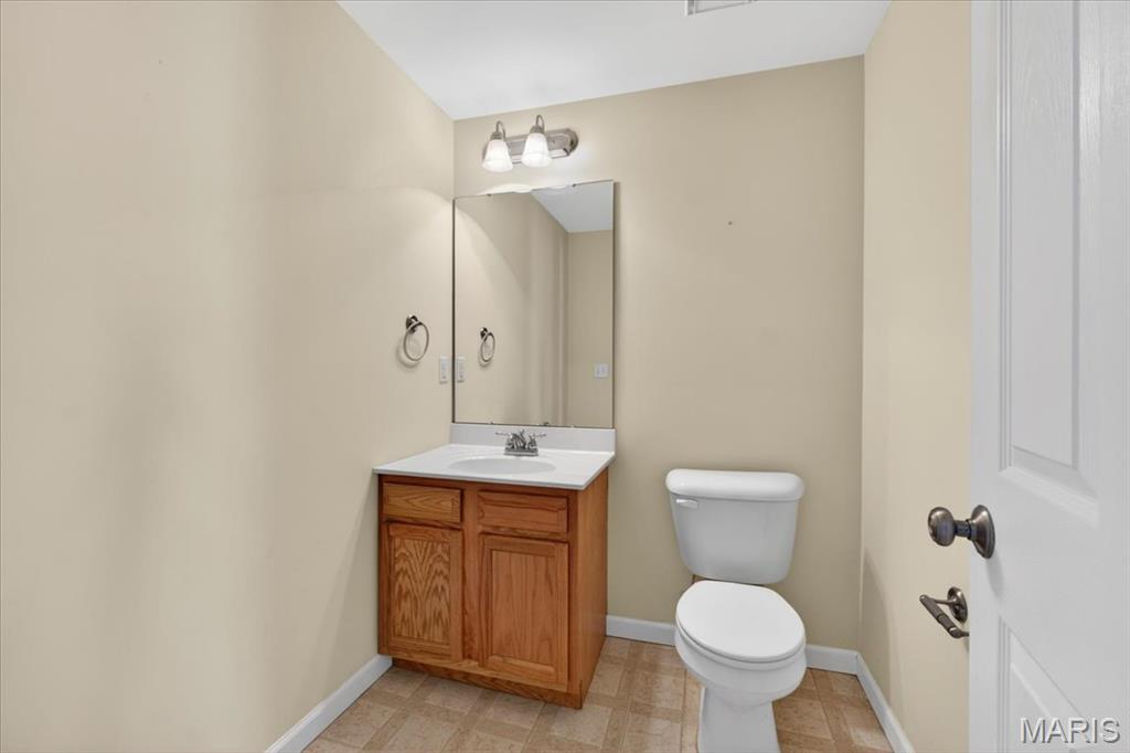 2562 Lakeshore Drive, Columbia, IL, 62236-2669