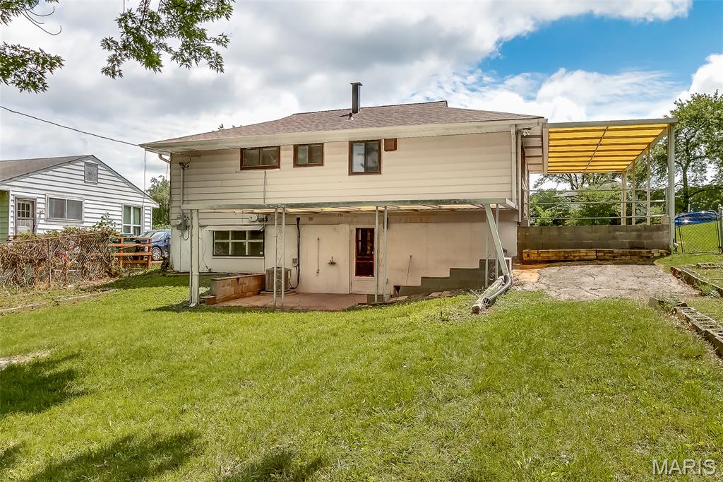 5685 Parchester Drive, Normandy, MO, 63121