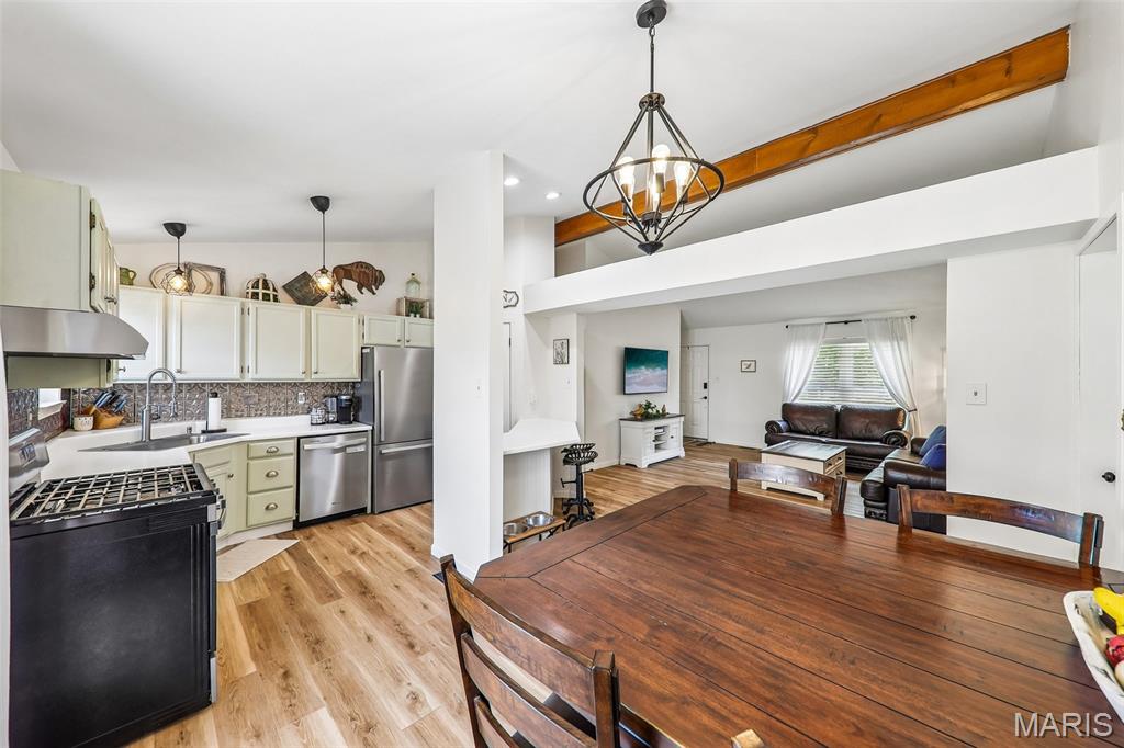 547 Schrader Farm Drive, St Peters, MO, 63376