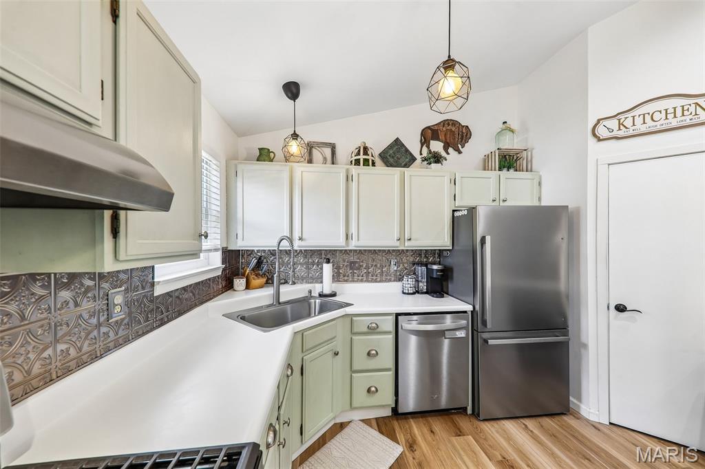 547 Schrader Farm Drive, St Peters, MO, 63376
