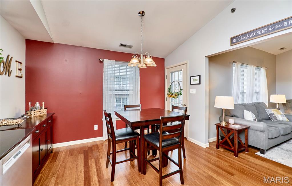 11087 Gravois Road #302, St Louis, MO, 63126