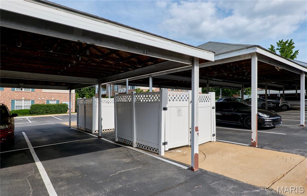 11087 Gravois Road #302, St Louis, MO, 63126
