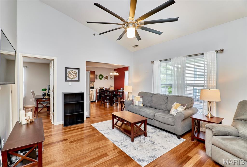 11087 Gravois Road #302, St Louis, MO, 63126