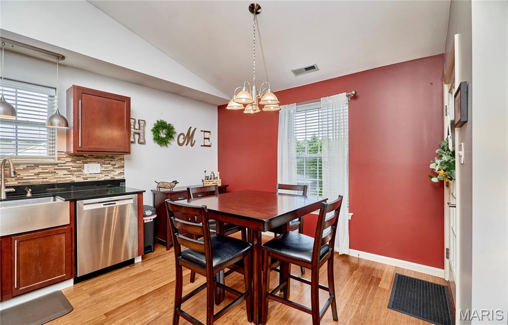 11087 Gravois Road #302, St Louis, MO, 63126