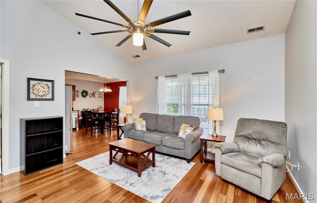 11087 Gravois Road #302, St Louis, MO, 63126