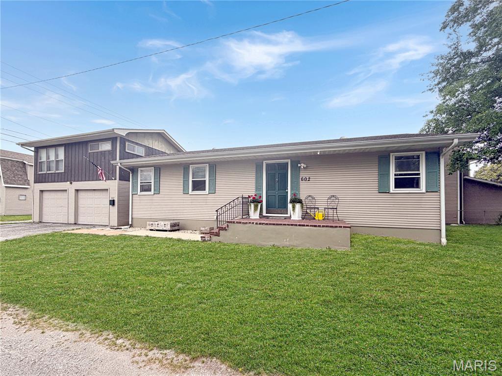 602 Illinois Avenue, Dupo, IL, 62239-1404