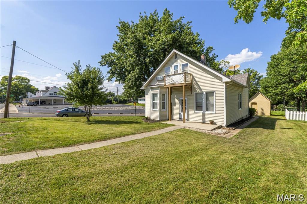 214 E Market Street, Columbia, IL, 62236-2224