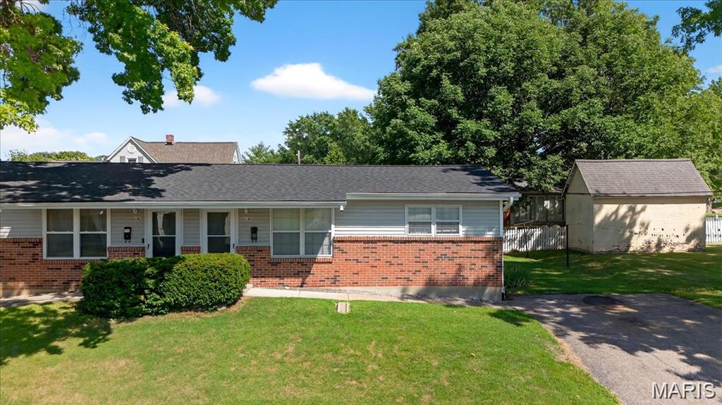 214 E Market Street, Columbia, IL, 62236-2224
